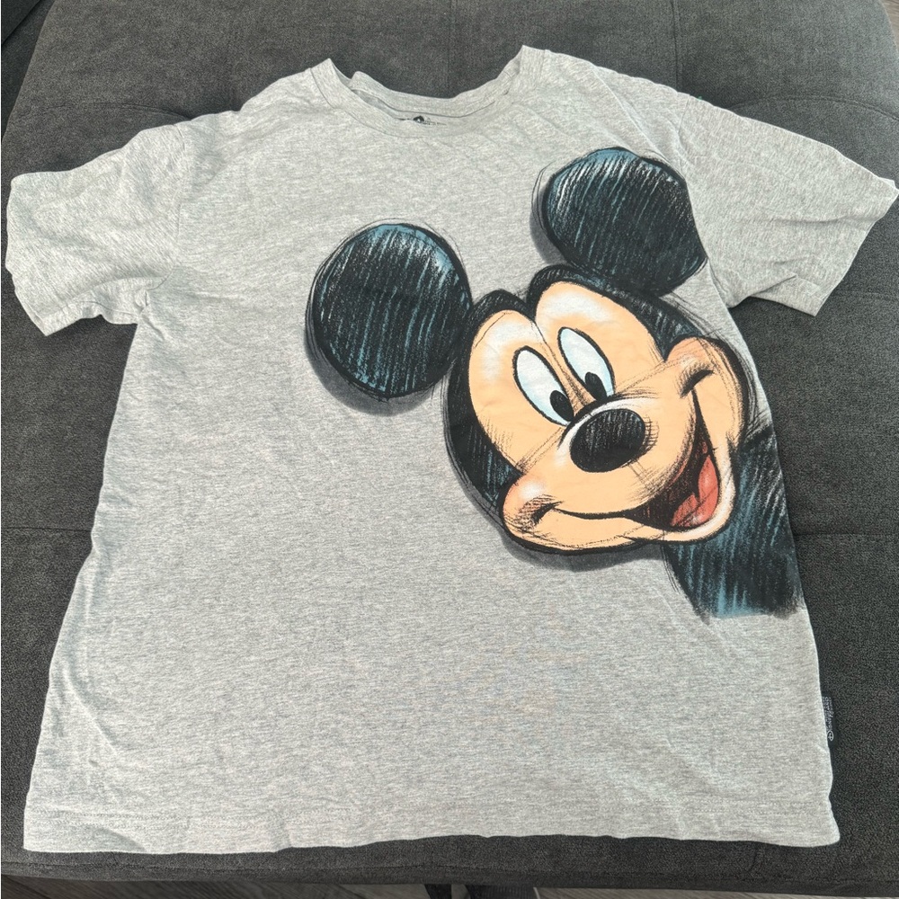 Hong Kong Disney Kids gray tshirt